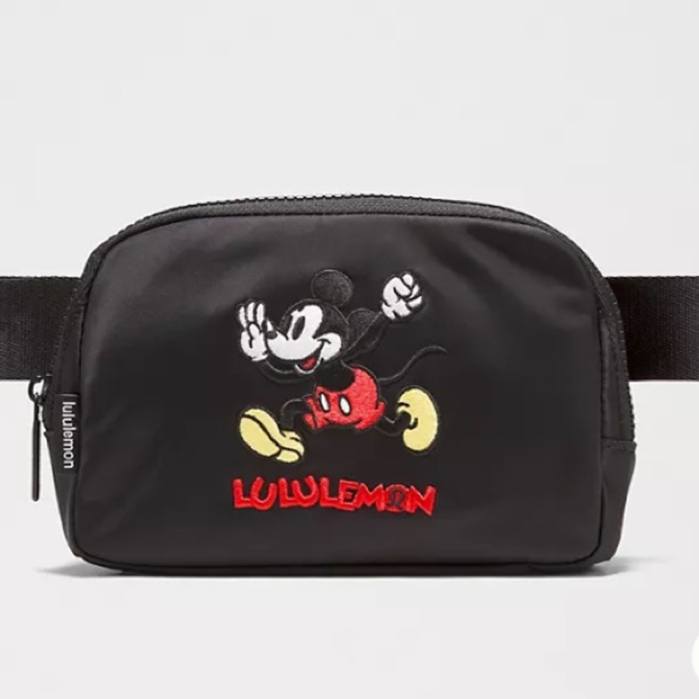 Disney x lululemon Everywhere Belt Bag 1L Mickey in Motion Graphic  NEW!